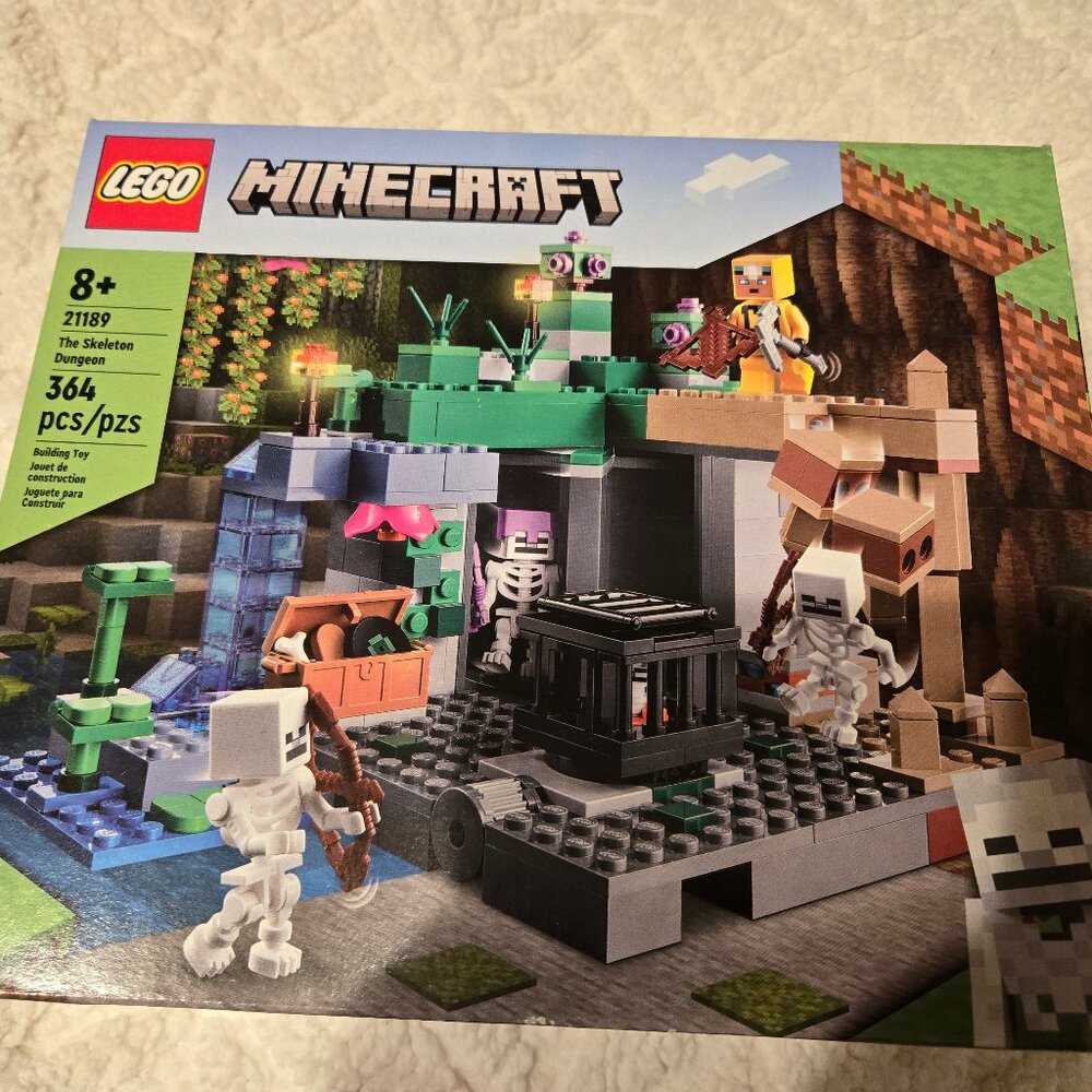 Lego Minecraft The Skeleton Dungeon 21189 New